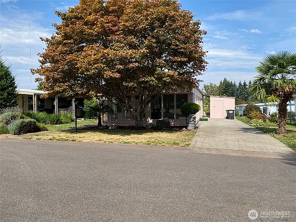 2nd image of 1342 Alonda Lane NE