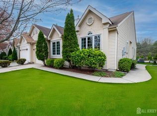 55 Birmingham Ln, Monroe Township, NJ