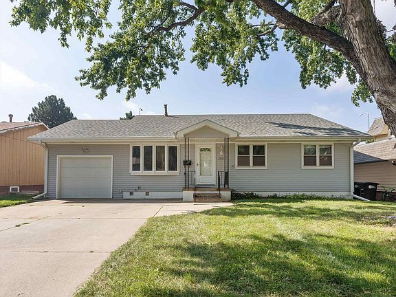 2nd image of 7903 Nina St