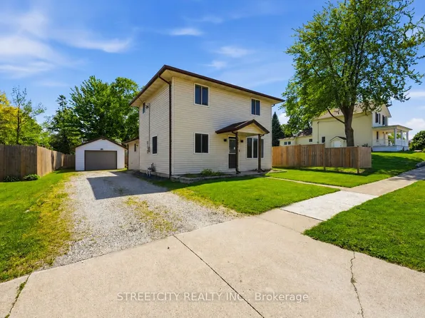 502 Plympton St, Plympton Wyoming, ON N0N 1T0