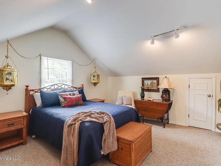 777 Watkins Ave — Photo 15