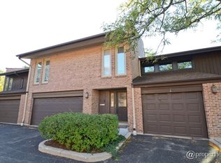 1816 Wildberry Dr #8-B, Glenview, IL 60025