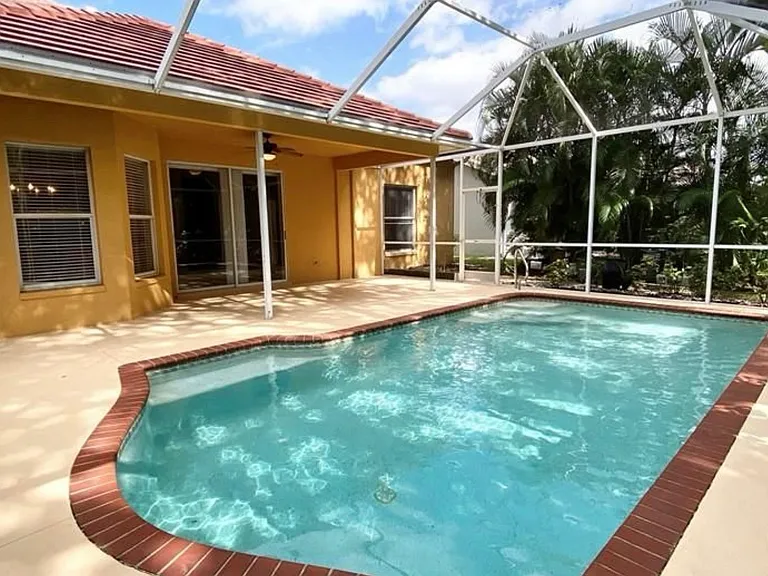 8116 Breton Cir — Photo 21