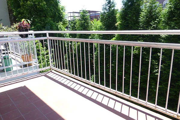 Rented by Brooklyn Bridge | media 22