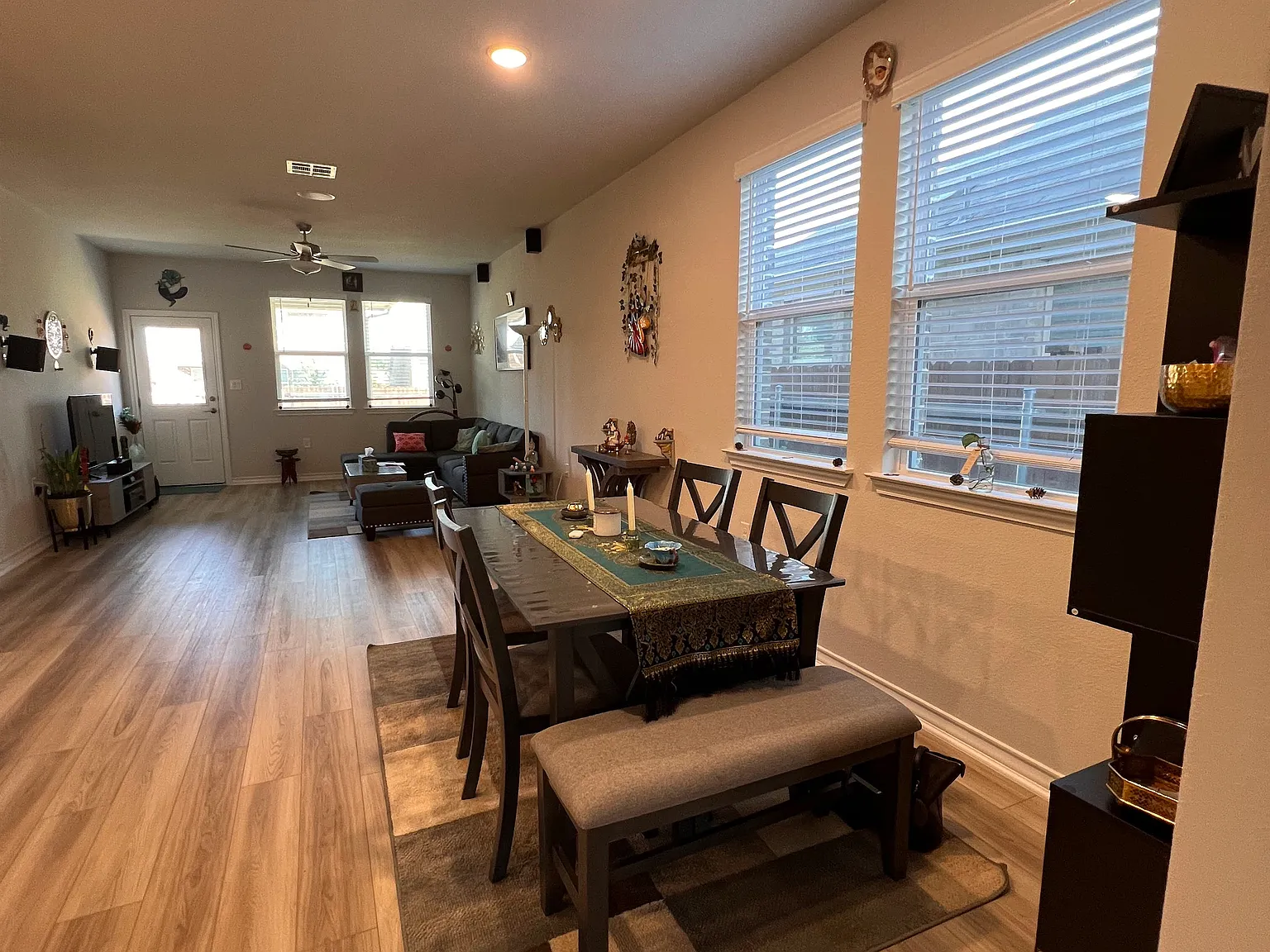 3 bed, 1914 sqft, $2,350 — Photo 3