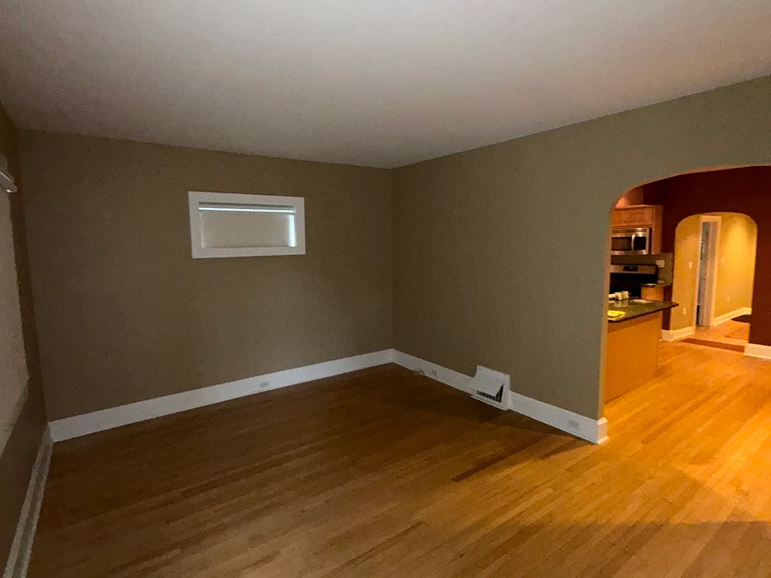 3 bed, 1.5 bath, 3274 sqft, $2,000 — Photo 1