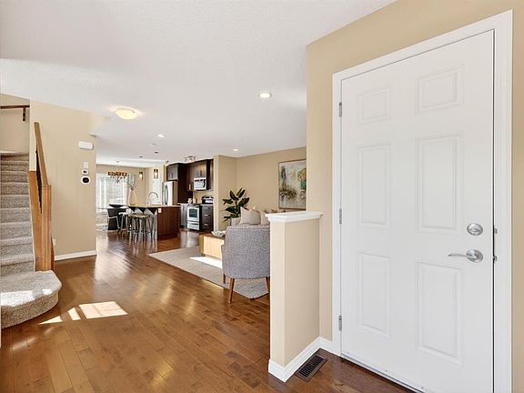 3rd image of 1901 N Baywater Aly SW