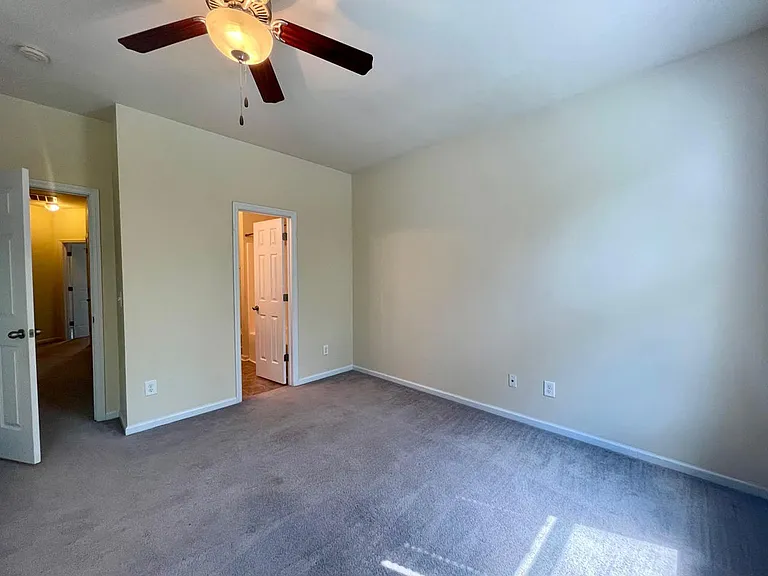 402 Glenhaven Ln — Photo 11