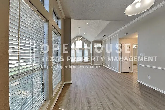 6621 Sunny Hill Dr — Photo 9
