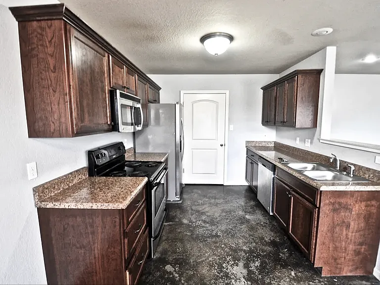 3884 Turfway Dr — Photo 9