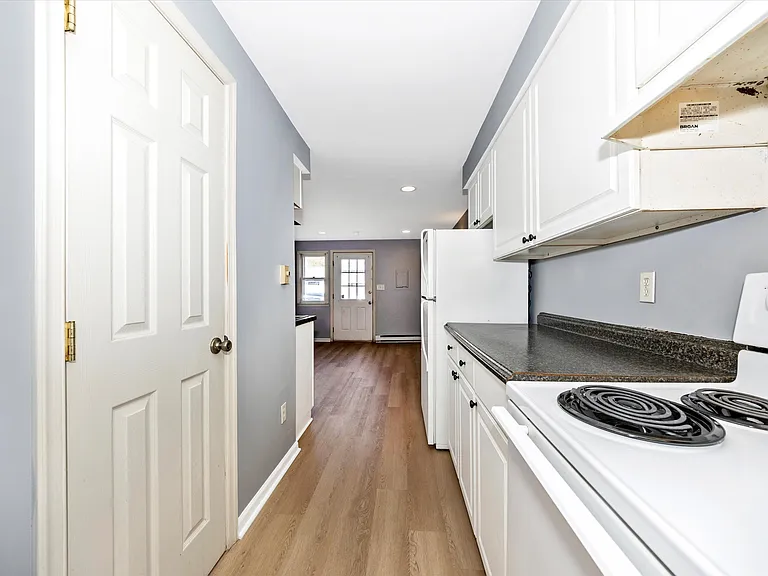 700 Motter Ave #B — Photo 11