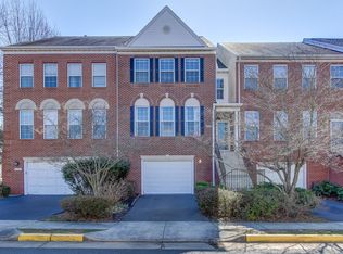 8903 Royal Astor Way, Fairfax, VA 22031