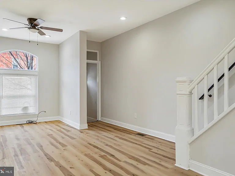 705 N Milton Ave — Photo 22