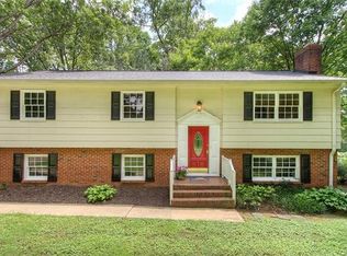 7815 Elwood Dr, Charlotte, NC 28227