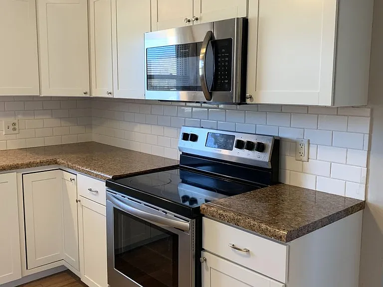 4136 Lincoln Way E — Photo 12