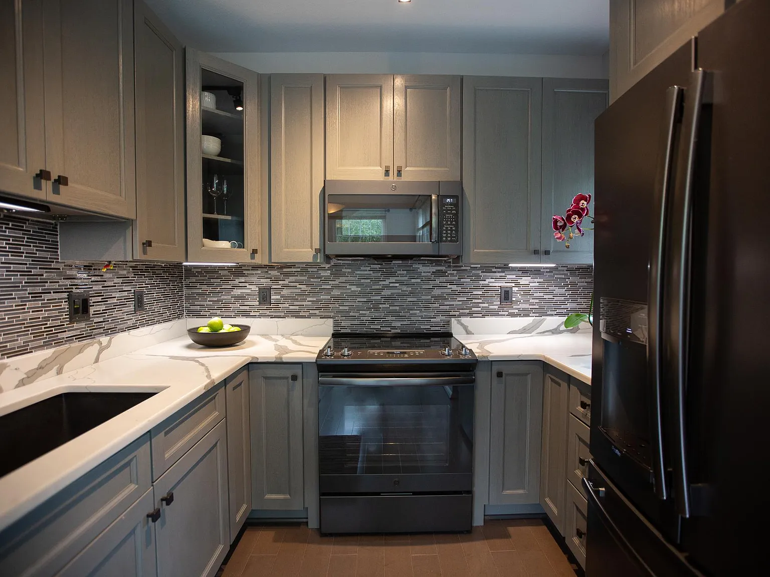 1550 Spring Gate Dr — Photo 2