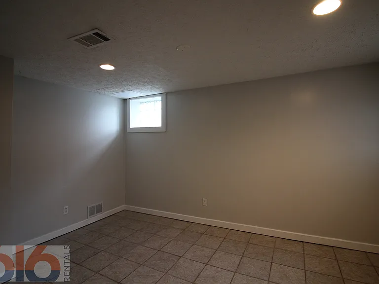 813 Douglas St NW — Photo 12