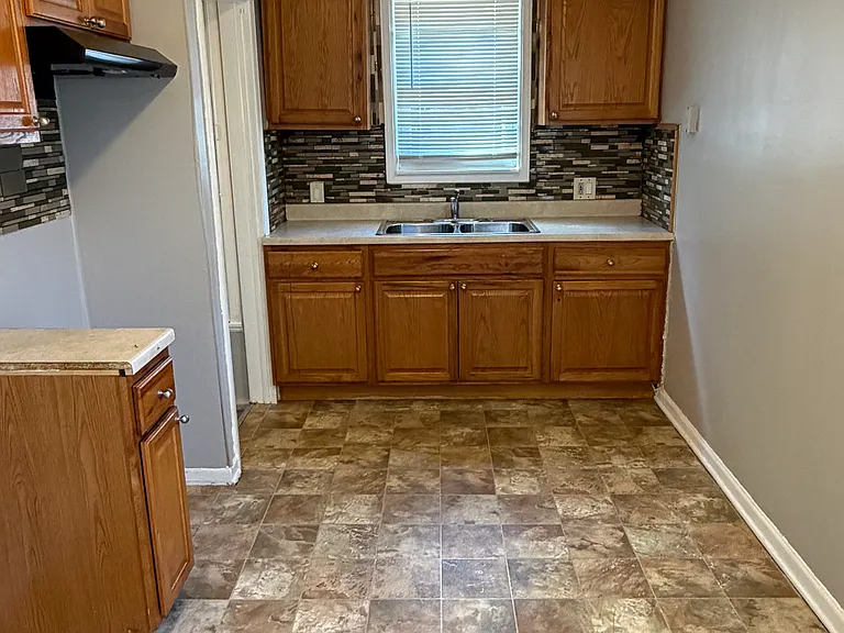 20451 Wexford St — Photo 6