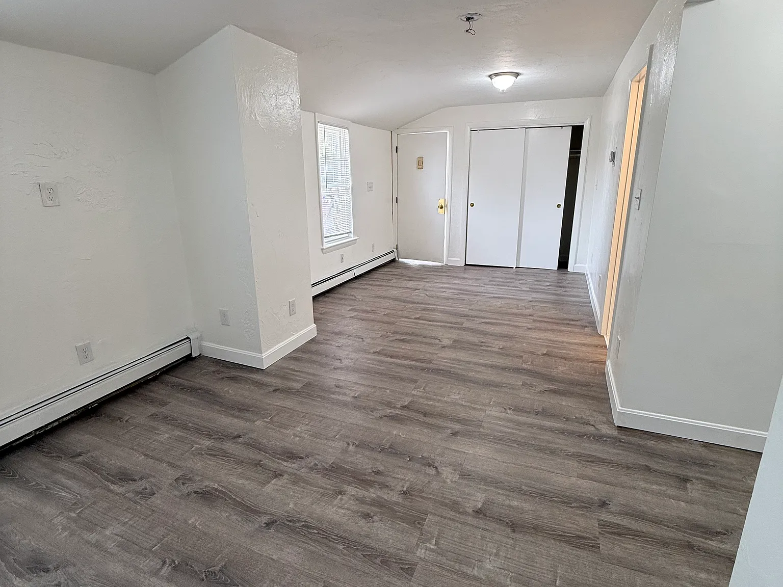 Studio, 400 sqft, $1,500 — Photo 4
