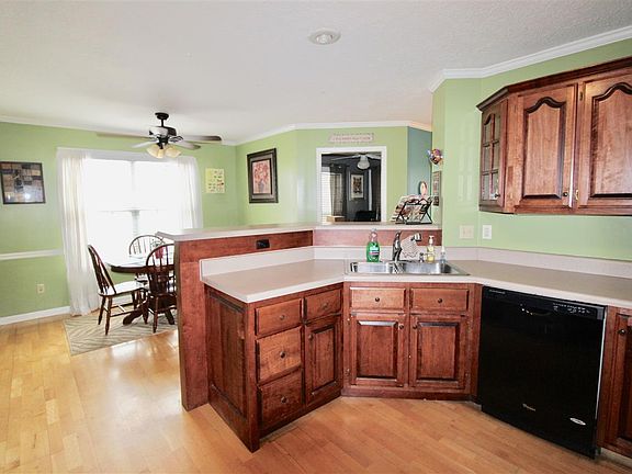 4th image of 207 Dana Dr