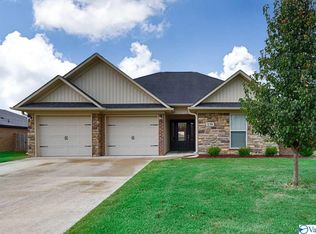 139 Chestnut Cv, Owens Cross Roads, AL 35763