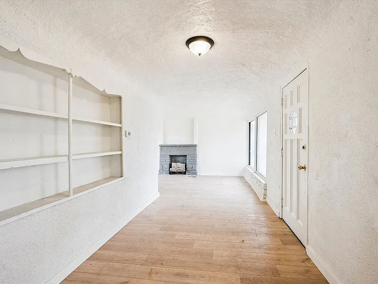 2110 Eagle Cir — Photo 5