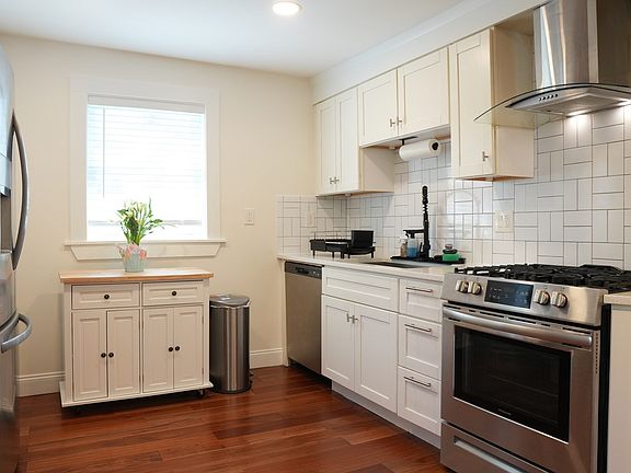 3rd image of 25 Pauline St