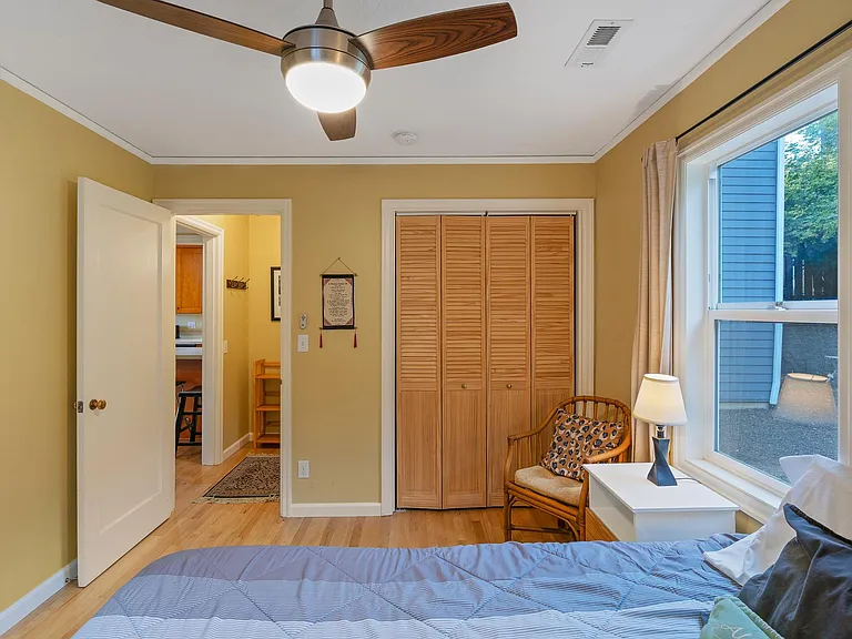 6718 SW 36th Ave — Photo 10