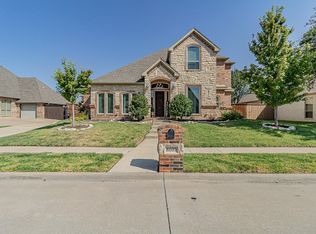 8609 Foxwood Dr, North Richland Hills, TX 76182