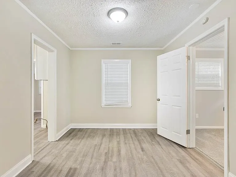 1372 E Forrest Ave — Photo 4
