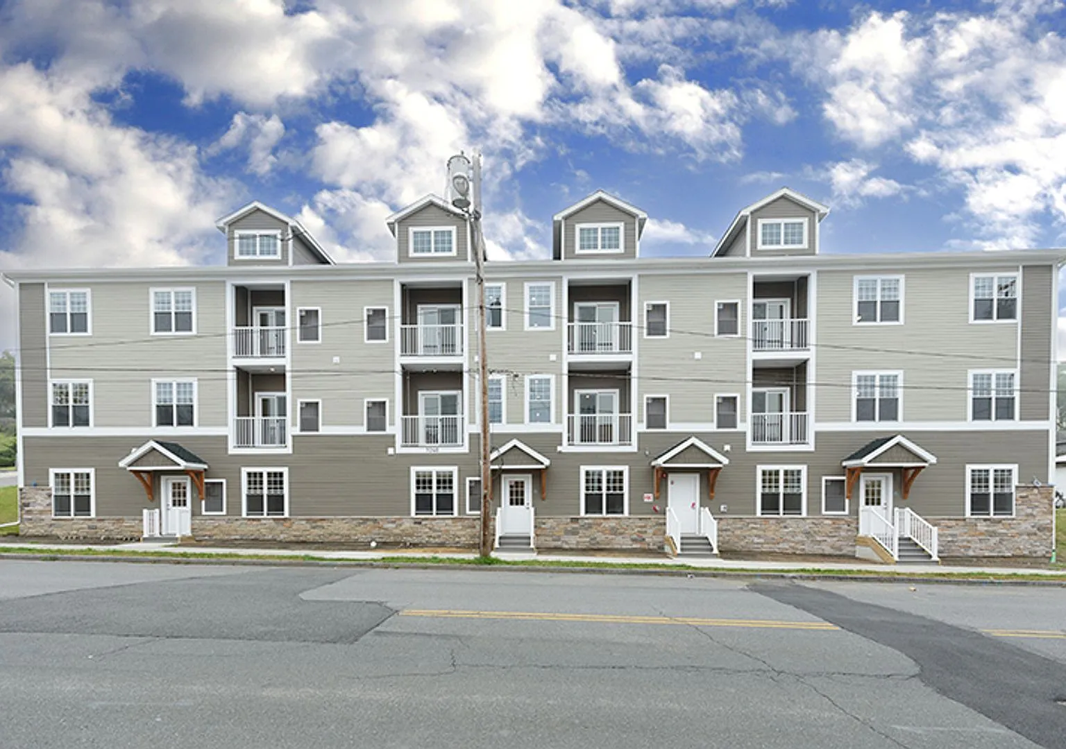 Your Perfect 1-Bedroom Apartment Awaits in Rensselaer! — Photo 4