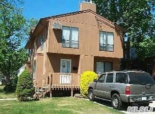 75A Edgewood Rd, Port Washington, NY 11050