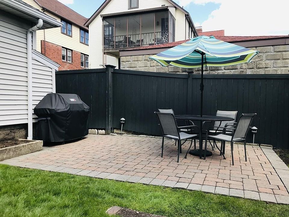 223 Common St Watertown, MA Zillow Apartments for Rent in Watertown