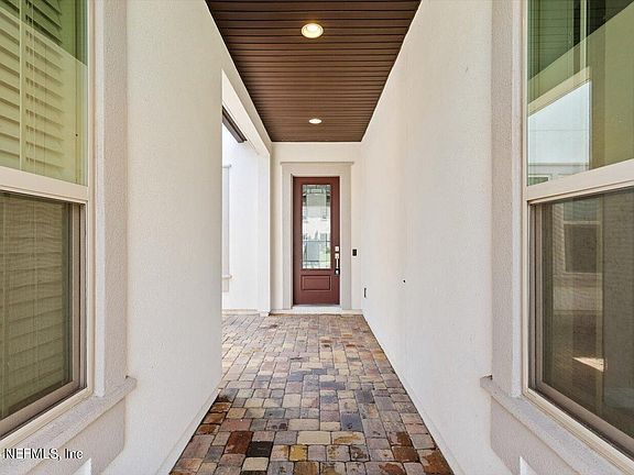 3rd image of 122 CALLISTO Way