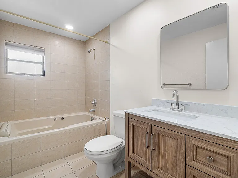 1051 SW 21st St — Photo 22