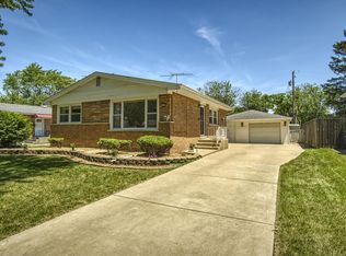 131 Kathleen Ln, Chicago Heights, IL
