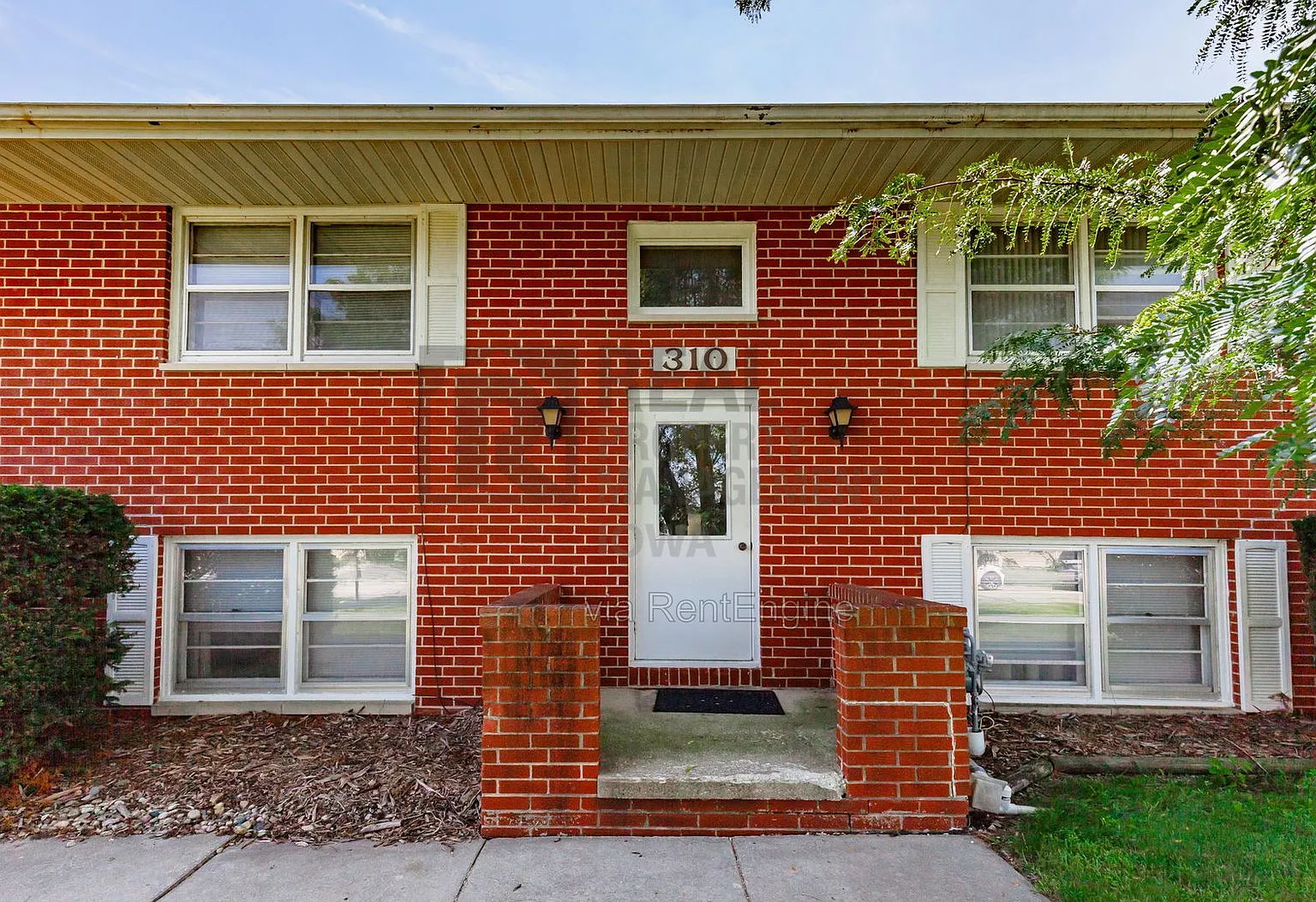 2 bed, 1.0 bath, 800 sqft, $795 — Photo 2