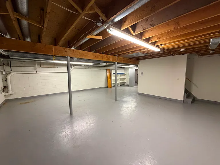 300 Saint Johns Pl — Photo 17