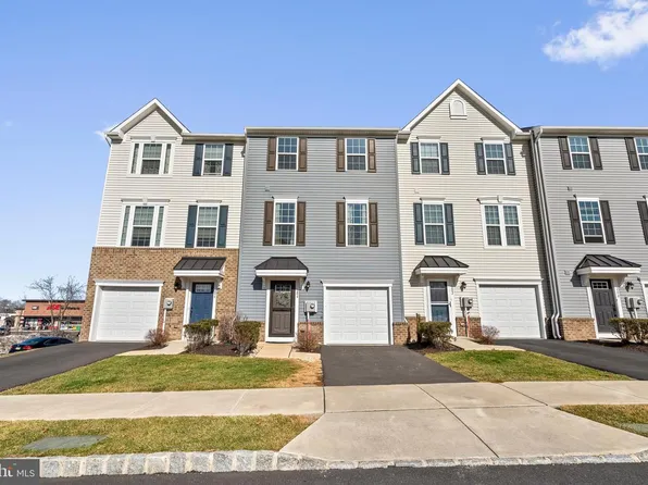 204 Station Dr, Dublin, PA 18917