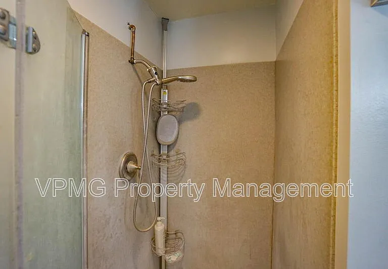 3956 Columbia Heights Rd — Photo 31