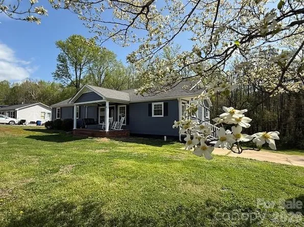 636 Willis Rd, Dallas, NC 28034