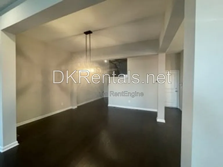 944 Hewitt Dr SE — Photo 6