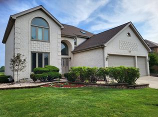 1120 Bluebird Ln, Roselle, IL 60172