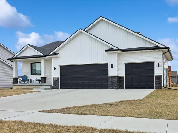 421 Wicker Dr, Huxley, IA 50124