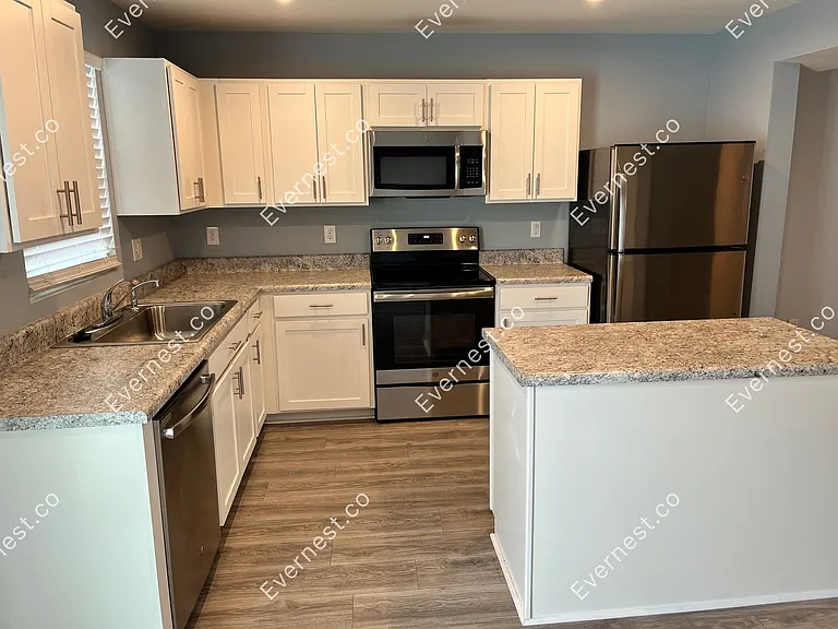 1320 Havenbrook Dr — Photo 3