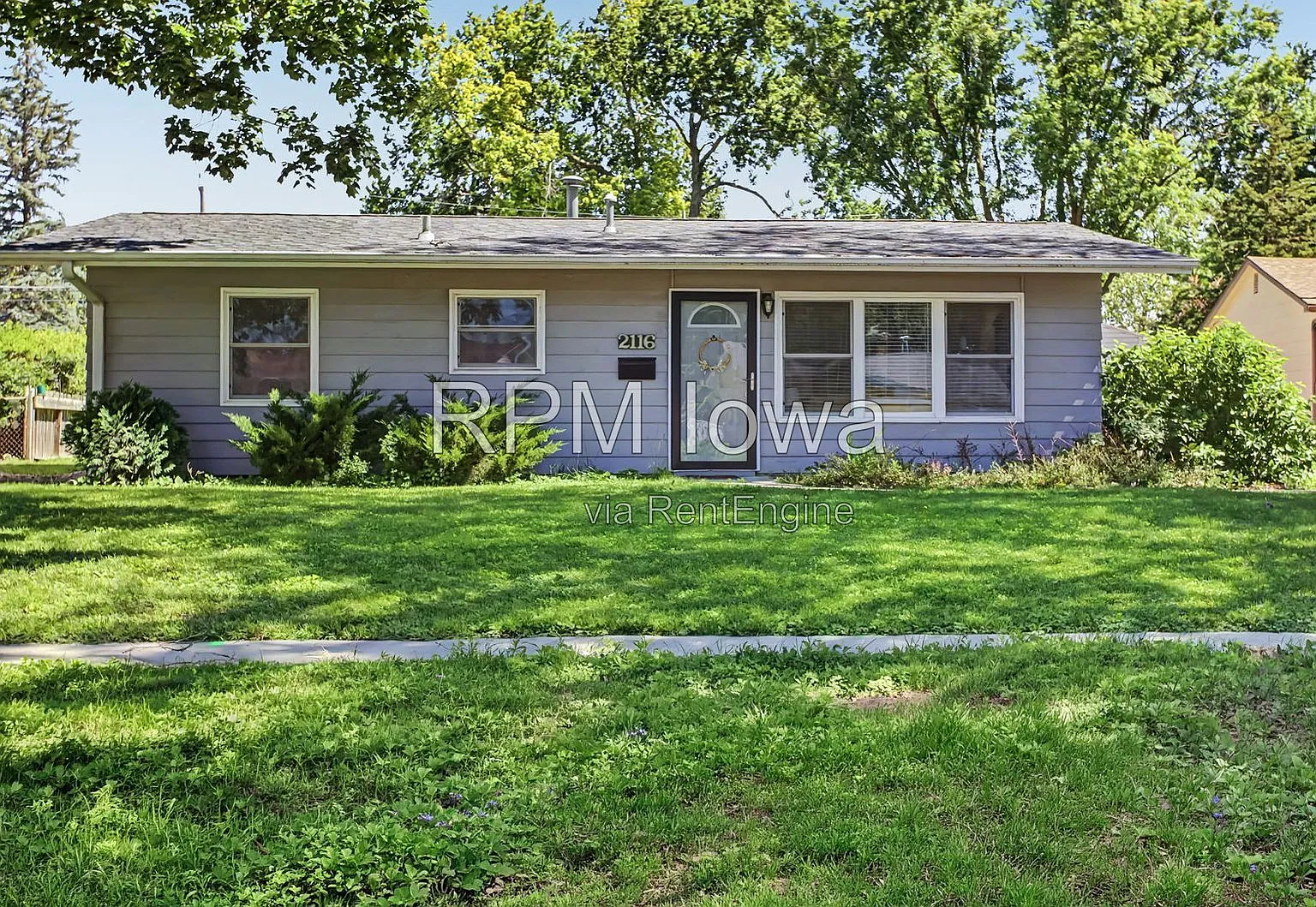 3 bed, 1.0 bath, 892 sqft, $1,545 — Photo 1