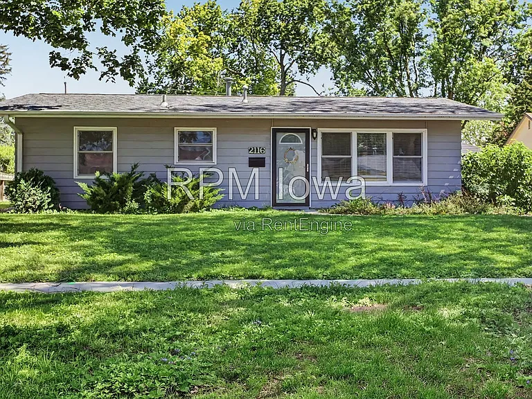 2116 Ferndale Ave — Photo 1