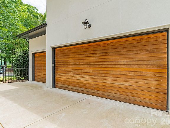 3rd image of 19053 Double Eagle Dr