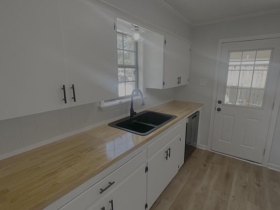 4th image of 216 Brockton Dr
