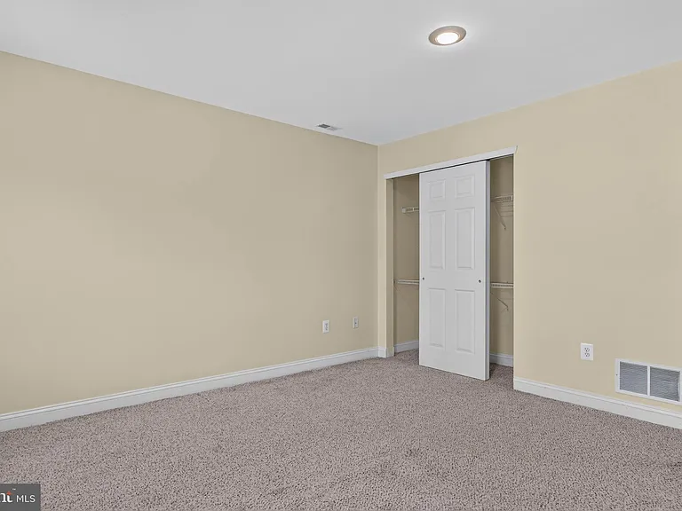 20 Carter Ln — Photo 31